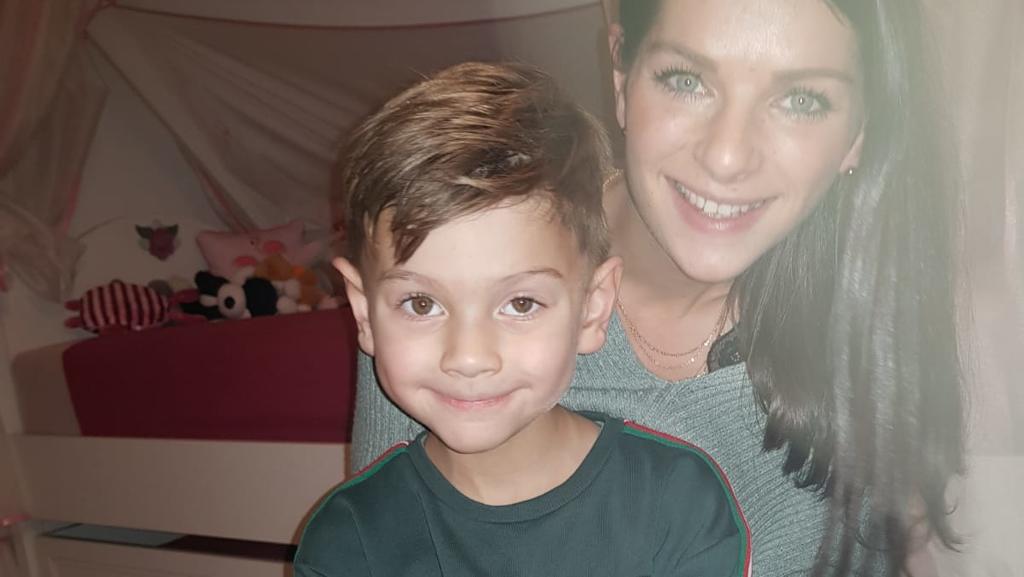 Ein starkes Team: Der sechsjährige Finn und seine Mutter Nicole, die ihn bei allem unterstützt.