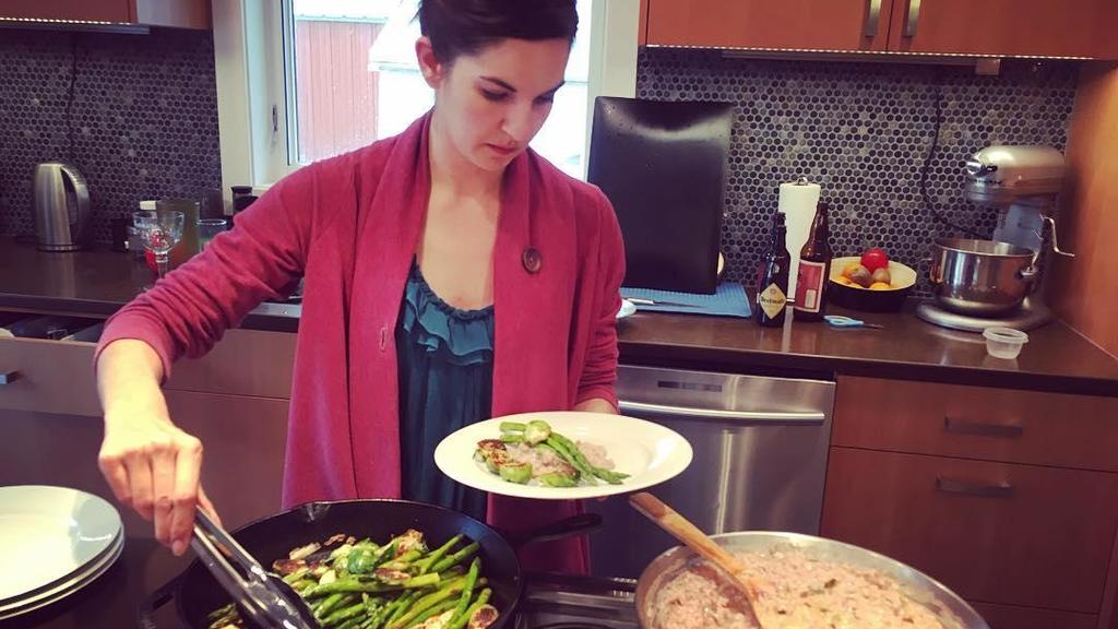 Nicole Allard beim kochen