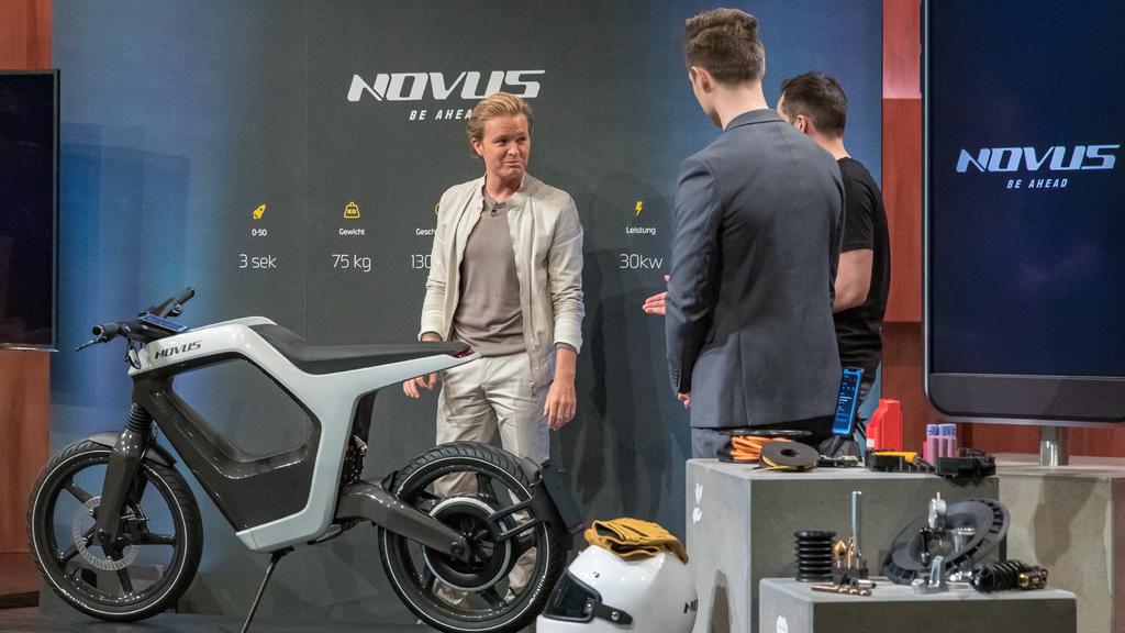 Nico Rosberg fühlt den "NOVUS"-Gründern René Marcus auf den Zahn