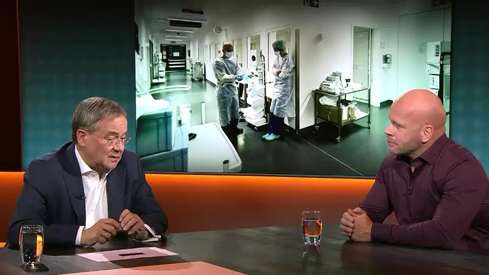 Armin Laschet im Gespräch mit Ricardo Lange