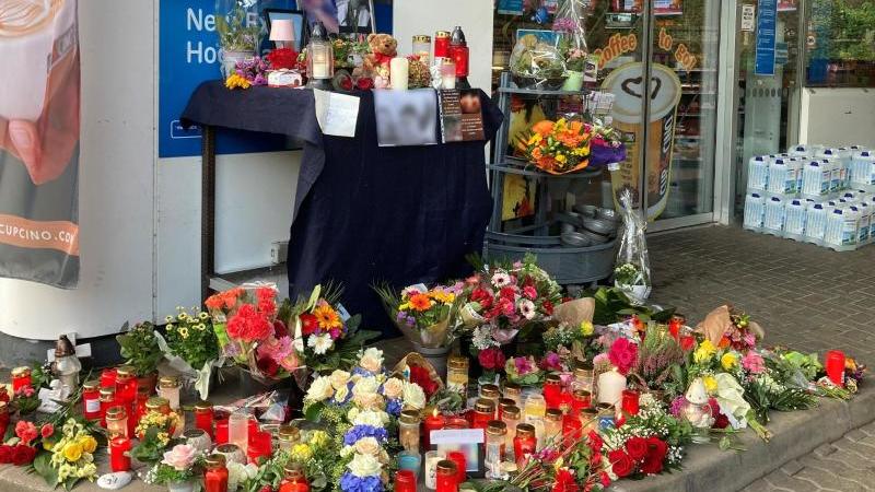 Bewaffneter erschießt Angestellten