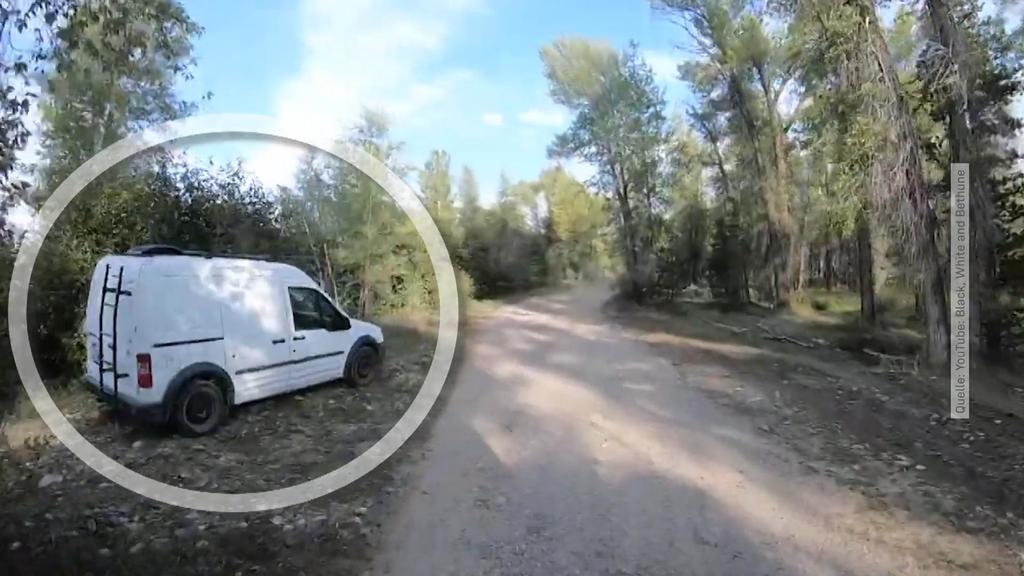 Screenshot aus dem Video, dass die Polizei auf die Spur der Leiche brachte, bei der er sich mutmaßlich um die 22 Jahre alte Gabby Petito handelt. Links ist der weiße Van zu sehen, mit dem Gabby und ihr Verlobter unterwegs waren.