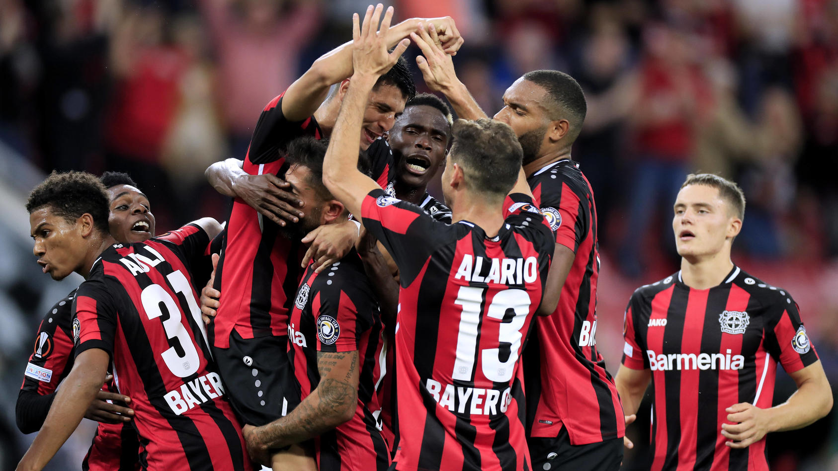 Bayer Leverkusen jubelt nach einem Tor in der Europa League