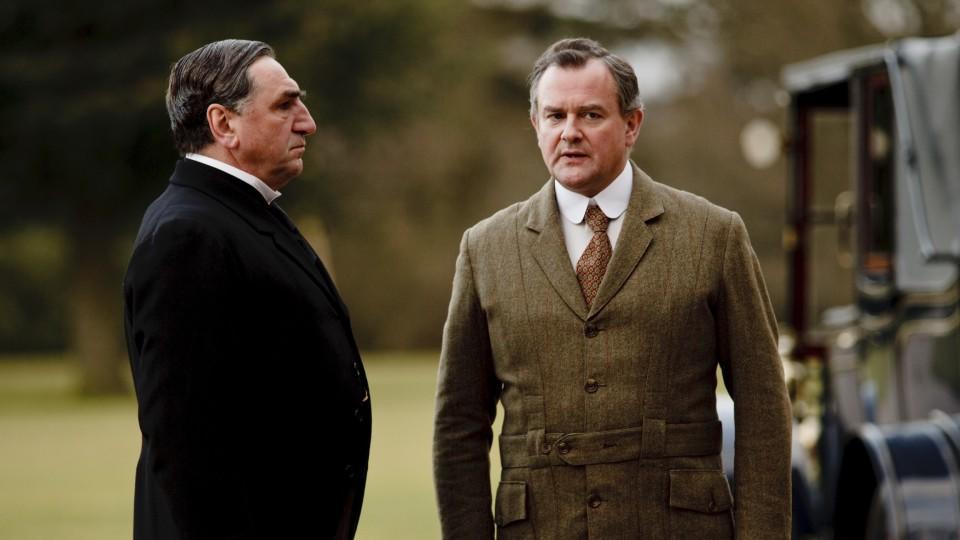 Charles Carson (Jim Carter, l.), Lord Robert Crawley (Hugh Bonneville)