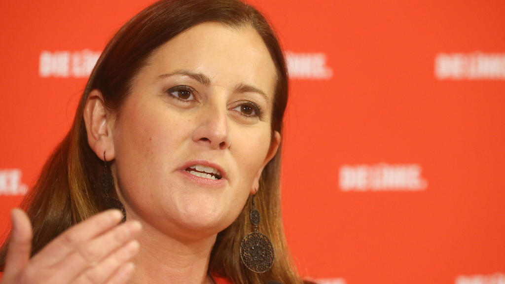 13.09.2021, Berlin: Janine Wissler, Co-Chefin der Linken, stellt auf einer Pressekonferenz aus dem Wahlprogramm den Schwerpunkt zu Mieten- und Wohnungspolitik der Linken vor und beantwortet Fragen von Journalisten. Foto: Wolfgang Kumm/dpa +++ dpa-Bil