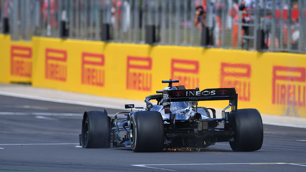 Gewinnt auch auf drei funktionierenden Reifen: Lewis Hamilton.