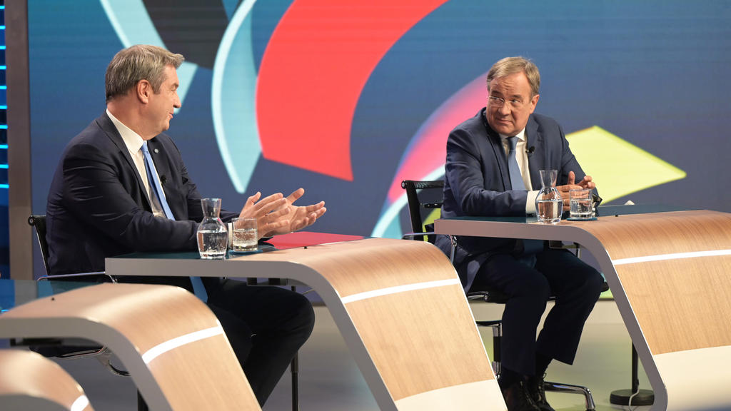 26.09.2021, Berlin: Armin Laschet (CDU, r), Kanzlerkandidat der Union, und CSU-Chef Markus Söder sitzen in einem Wahlstudio des ZDF bei der "Berliner Runde" zur Bundestagswahl. Foto: Sebastian Gollnow/dpa-Pool/dpa +++ dpa-Bildfunk +++