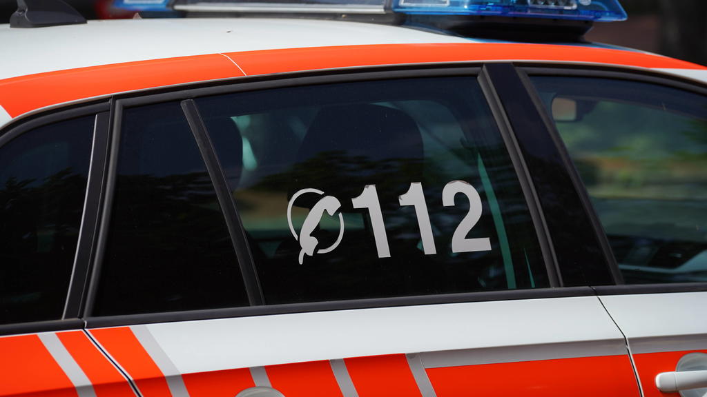 Symbolbild / Themenbild: Feuerwehr, Rettungsdienst, Polizei, Blaulicht. Feuerwehr, Rettungsdienst, Polizei, Blaulicht, Einsatz,Niedersachsen, Hannover, Blaulicht, Notfall, Feuer, Brand, Notruf, Einsatzstelle, Hilfe, Notarzt, NEF, Notarzteinsatzfahrz
