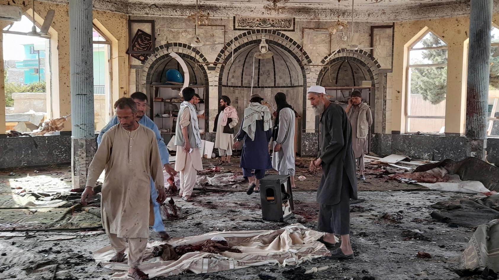 Bei einem Anschlag auf eine Moschee in Afghanistan wurden mindestens 20 Menschen getötet.