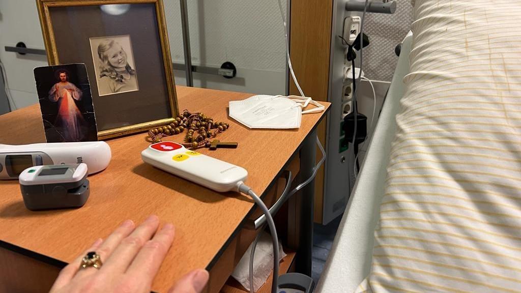 Patricias Kelly meldet sich mit "nicht so guten Nachrichten" aus dem Krankenhaus.