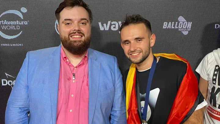 Jan Spieß mit Ibai llanos (l.)