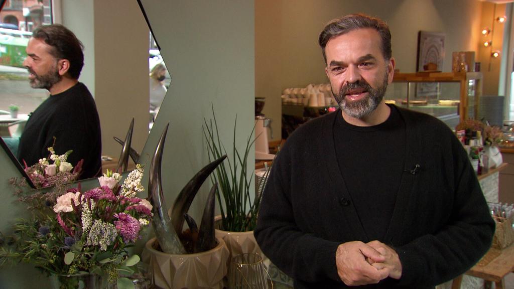 Pasan Milisic in seinem Café in Hannover