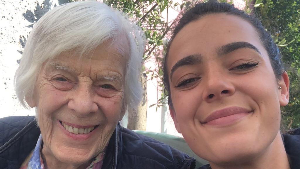 Gianna und Oma Irene