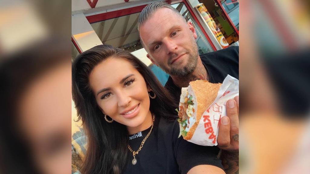 Flo ist extra von Coburg nach Göttingen gefahren, um Rebecca dort wieder zu sehen. Auf dem Speiseplan natürlich: ein Döner!