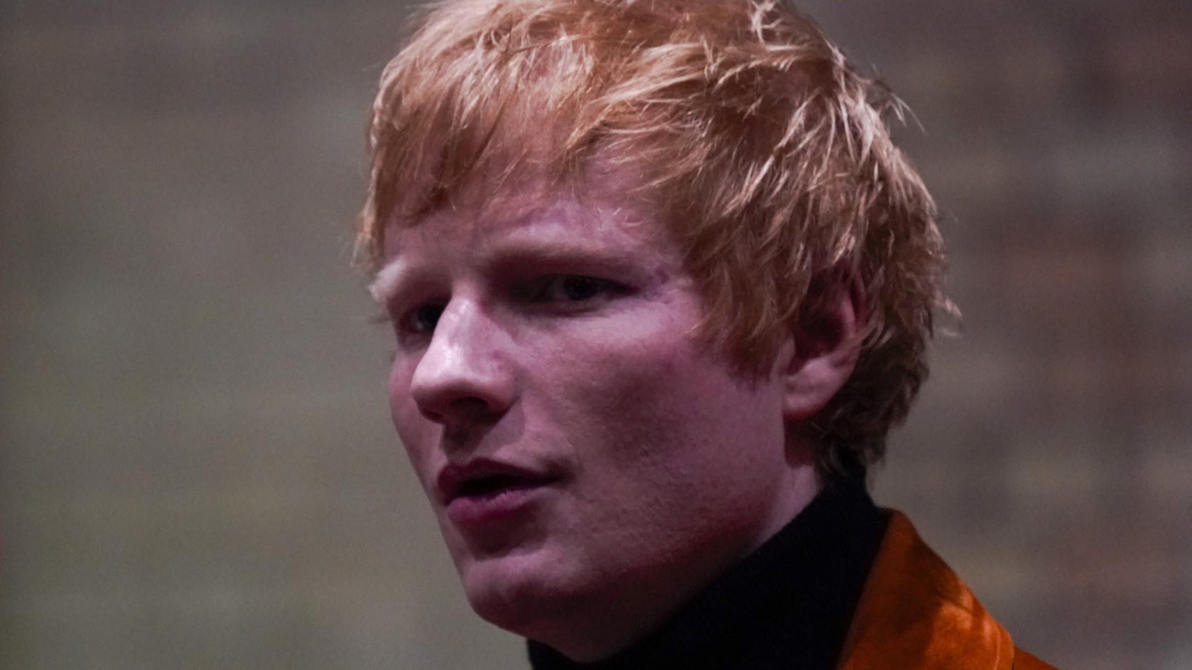 Ed Sheeran hat sich mit dem Coronavirus infiziert.