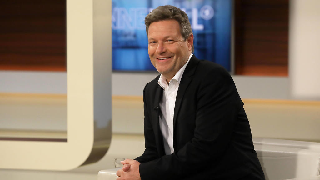 Dr. Robert Habeck Bundesvorsitzender der Partei BÜNDNIS 90/DIE GRÜNEN in der ARD-Talkshow ANNE WILL am 24.10.2021 in Berlin. Thema der Sendung: Die Ampel im Aufbruch ist Rot-Grün-Gelb finanzierbar *** Dr Robert Habeck Federal Chairman of the party B