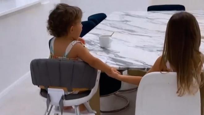 Kyla und Mia Harrison sehen sich endlich wieder.