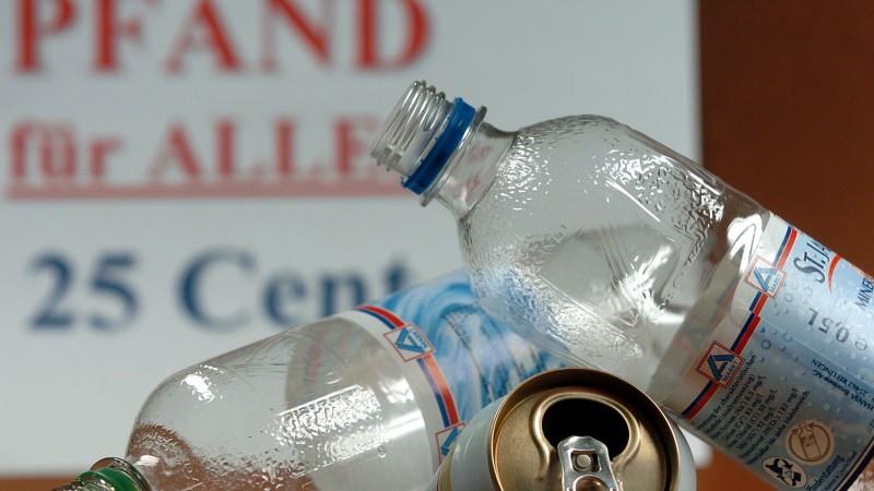 Getränkeflaschen und Getränkedosen werden ab dem Jahr 2022 einheitlicher mit Pfand belegt