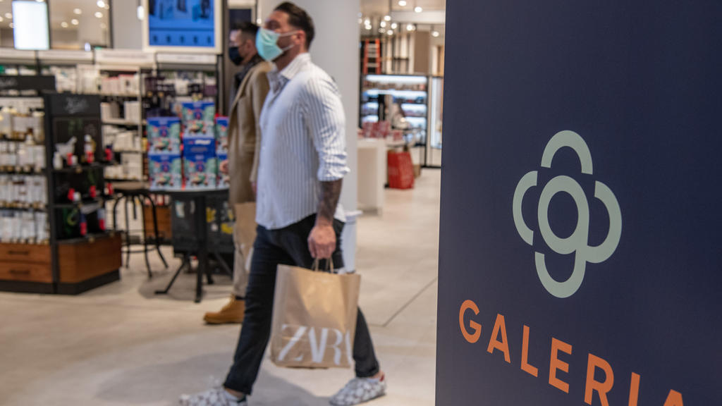 16.10.2021, Hessen, Frankfurt/Main: Die neu gestaltete ·Galeria· an der Hauptwache in Frankfurt. Die Handelskette Galeria Karstadt Kaufhof GmbH hat für ihre Häuser ein komplett neues Konzept umgesetzt. Foto: Boris Roessler/dpa +++ dpa-Bildfunk +++