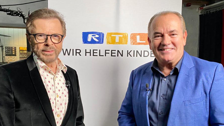 RTL-Charity-Chef Wolfram Kons (rechts) mit Björn Ulvaeus von ABBA