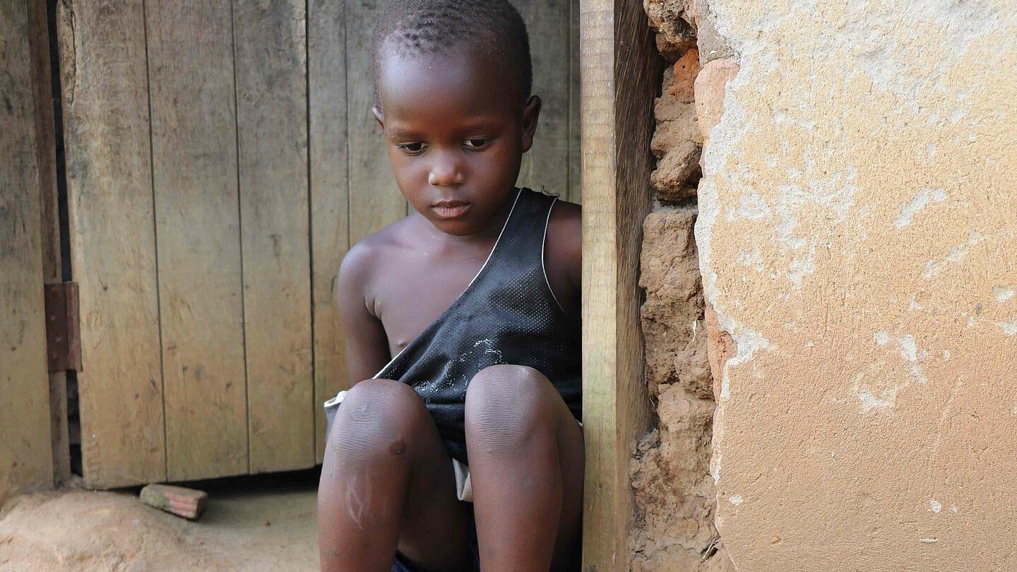Kinder mit Sehbehinderung in Uganda brauchen dringend eine bessere medizinische Versorgung