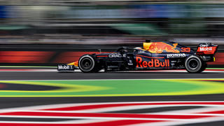  Formula 1 2021: Mexican GP AUTODROMO HERMANOS RODRIGUEZ, MEXICO - NOVEMBER 05: Max Verstappen, Red Bull Racing RB16B during the Mexican GP at Autodromo Hermanos Rodriguez on Friday November 05, 2021 in Mexico City, Mexico. Photo by Glenn Dunbar / LAT Images Images PUBLICATIONxINxGERxSUIxAUTxHUNxONLY GP2118_175912_J5A8934
