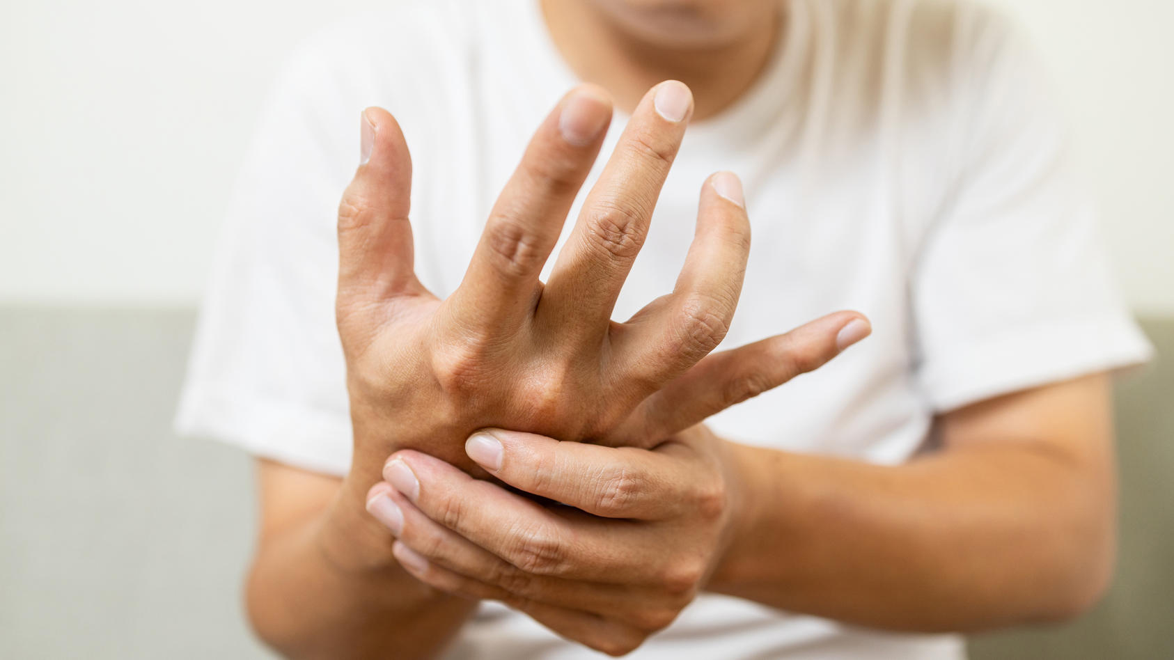 Ein Tremor kommt bei Parkinson-Patienten häufig vor