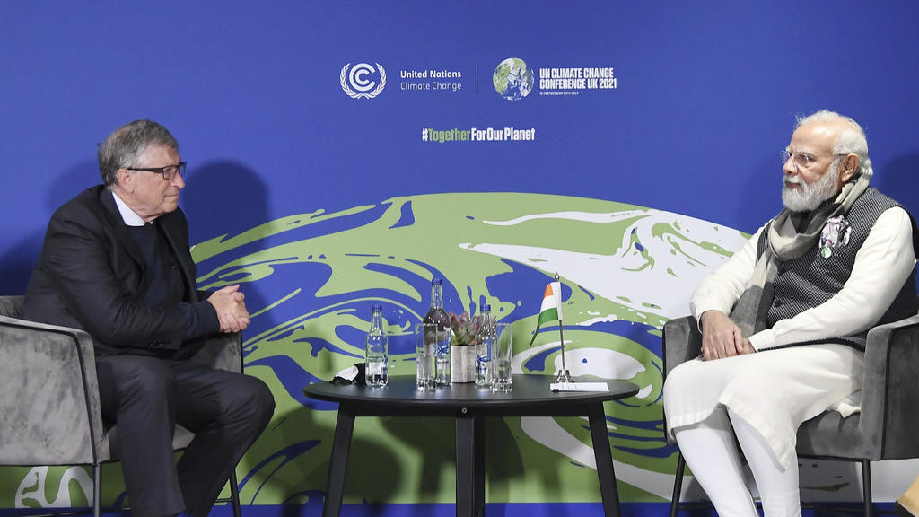 Bill Gates (l), Microsoft-Gründer, und Narendra Modi, Premierminister von Indien, am Rande des UN-Klimagipfels COP26 in Glasgow