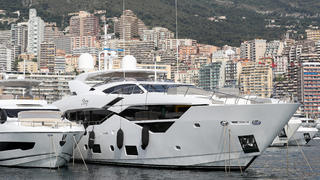 ARCHIV - 25.05.2019, Monaco: Jachten liegen im Hafen. (zu dpa "Studie: Superreiche leben wie ökologische Vandalen ") Foto: -/PA Wire/dpa +++ dpa-Bildfunk +++