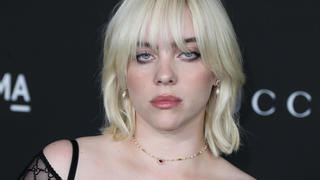  10th Annual LACMA Art  Film Gala 2021 Singer Billie Eilish wearing a Gucci outfit arrives at the 10th Annual LACMA Art  Film Gala 2021 held at the Los Angeles County Museum of Art on November 6, 2021 in Los Angeles, California, United States. Los Angeles California United States PUBLICATIONxNOTxINxFRA Copyright: xImagexPressxAgencyx collin-10thannu211106_npxP3