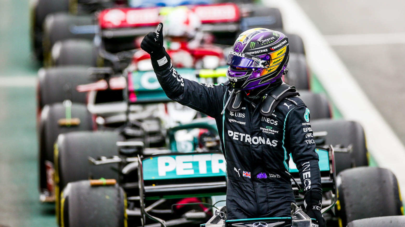*** BESTPIX *** SAO PAULO, BRAZIL - NOVEMBER 13: Lewis Hamilton of Mercedes and Great Britain waves to the crowd after finishing in fifth position during the sprint ahead of the F1 Grand Prix of Brazil at Autodromo Jose Carlos Pace on November 13, 20