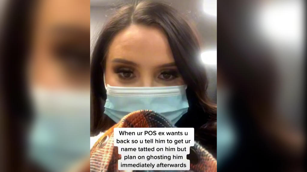 Frau mit medizinischer Maske (TikTok/Lanalovelace7)