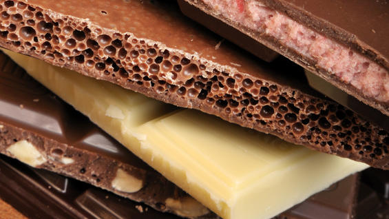 Weiße-, Vollmilch-, und Zartbitter-Bruchschokolade