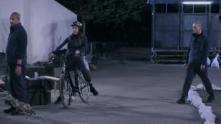 unbreakable-ekaterina-leonova-sah-wie-ihre-mama-geschlagen-wurde-nur-blut-gesehen