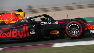  Formula 1 2021: Qatar GP LOSAIL INTERNATIONAL CIRCUIT, QATAR - NOVEMBER 19: Max Verstappen, Red Bull Racing RB16B during the Qatar GP at Losail International Circuit on Friday November 19, 2021 in Losail, Qatar. Photo by Zak Mauger / LAT Images Images PUBLICATIONxINxGERxSUIxAUTxHUNxONLY GP2120_120535_54I7806