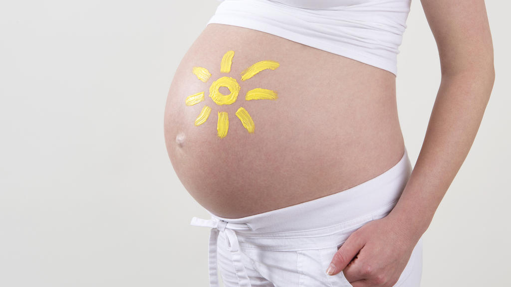 Auch in Geburtsvorbereitungskursen wird gern mit Fingerfarbe auf den Bauch gemalt.