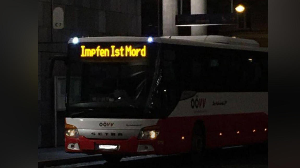 Busfahrer provoziert mit Anzeigetafel in Linz.