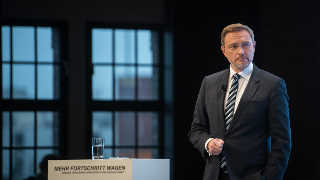 Der Bundesvorsitzende der FDP, Christian Lindner, am 24. November 2021 bei der Vorstellung des Koalitionsvertrags der sogenannten Ampelkoalition aus SPD, FDP und Gruenen. Ampelkoalition stellt Koalitionsvertrag vor *** The federal leader of the FDP,
