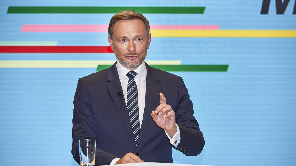 Christian Lindner - Ampelkoalitionäre Deutschland, Berlin, 24.11.2021: Die Ampelparteien SPD, Grüne und FDP präsentieren ihren ausgehandelten Koaltionsvertrag sowie die Verteilung der jeweiligen Ministerien an die Parteien. *** Christian Lindner Amp