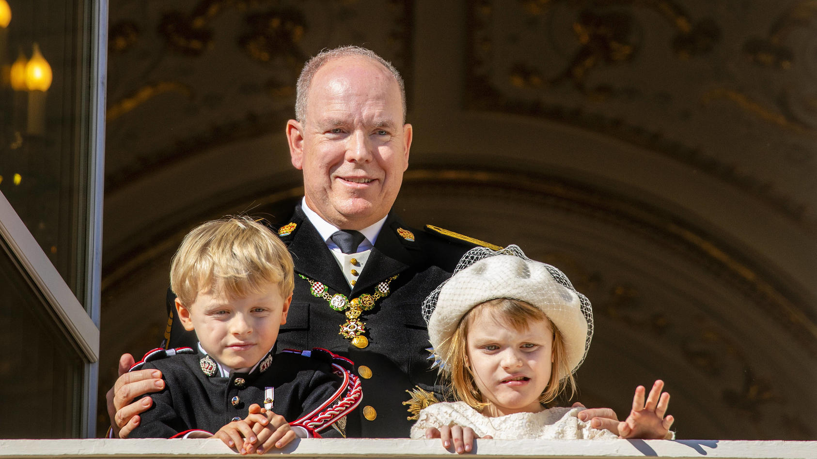 Fürst Albert mit seinen beiden Kindern Prinz Jacques und Prinzessin Gabriella