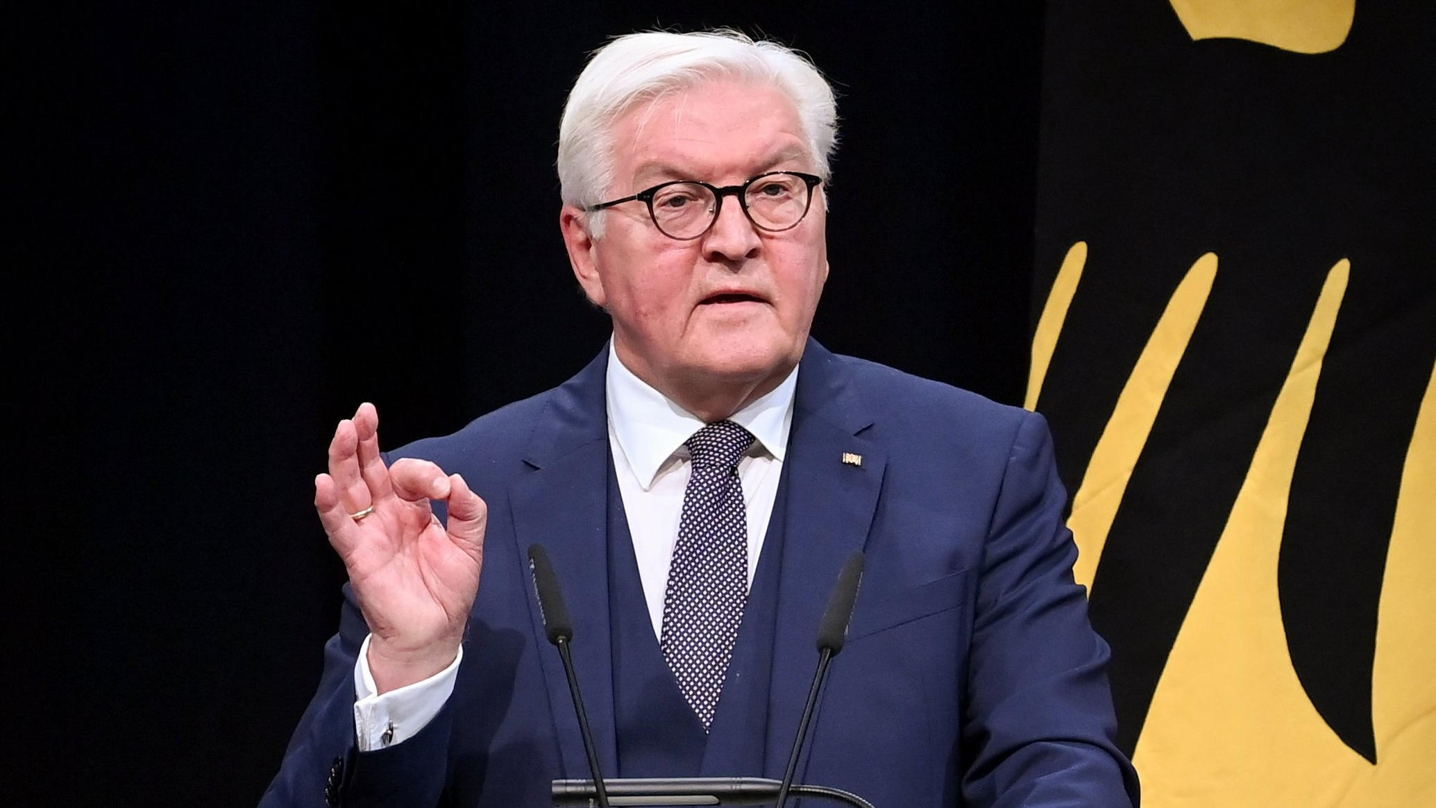 ARCHIV - 08.11.2021, Berlin: Bundespräsident Frank-Walter Steinmeier spricht bei der Verleihung des Silbernen Lorbeerblattes. (zu dpa Steinmeier: Gutes Leben im Alter eine der großen Zukunftsaufgaben) Foto: Britta Pedersen/dpa +++ dpa-Bildfunk +++