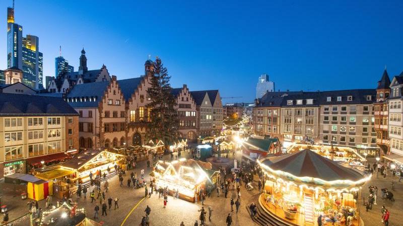 Frankfurter Weihnachtsmarkt. Foto: Boris Roessler/dpa
