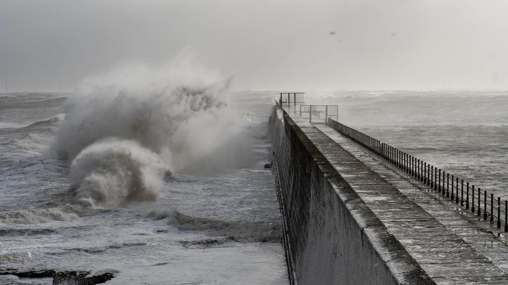 Sturm in Deutschland zum Winteranfang.