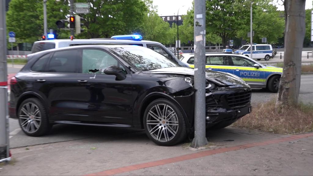 Das Opfer verstarb noch im Auto.