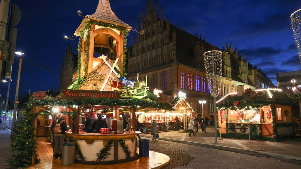 Niedersachsen, Hannover, Eröffnung Weihnachtsmarkt in der Altstadt, *** Lower Saxony, Hanover, opening Christmas market in the old town,
