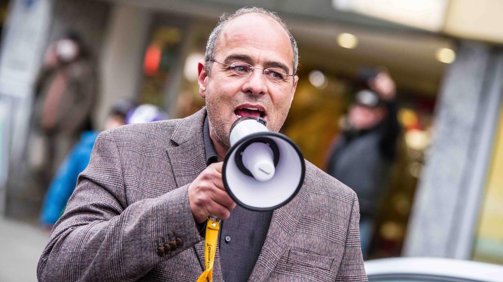 November 20, 2021, Munich, Bavaria, Germany: PETER BOEHRINGER of the AfD. Displaying continued cooperation between the groups, Munich s Querdenker conspiracy, anti-mask, anti-vaccine group joined the Alternative for Germany AfD party in a demonstrat