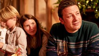 Jamie Oliver mit Jools Oliver und ihrem KindDie Verwendung des sendungsbezogenen Materials ist nur mit dem Hinweis und Verlinkung auf TVNOW gestattet.