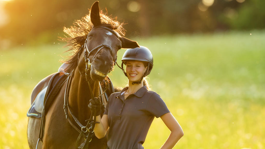 Say Cheeeeese! Was haben Frau und Pferd gemeinsam? Sie strahlen förmlich um die Wette! Und dabei lautet das Motto wohl: Je mehr, desto besser.