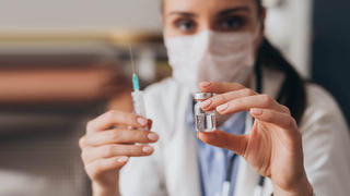 Deutlich reduzierte Antikörper-Antwort auf die Omikron-Variante