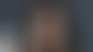 Kopfstoß von Sohn: Ashley Graham mit Zahnlücke